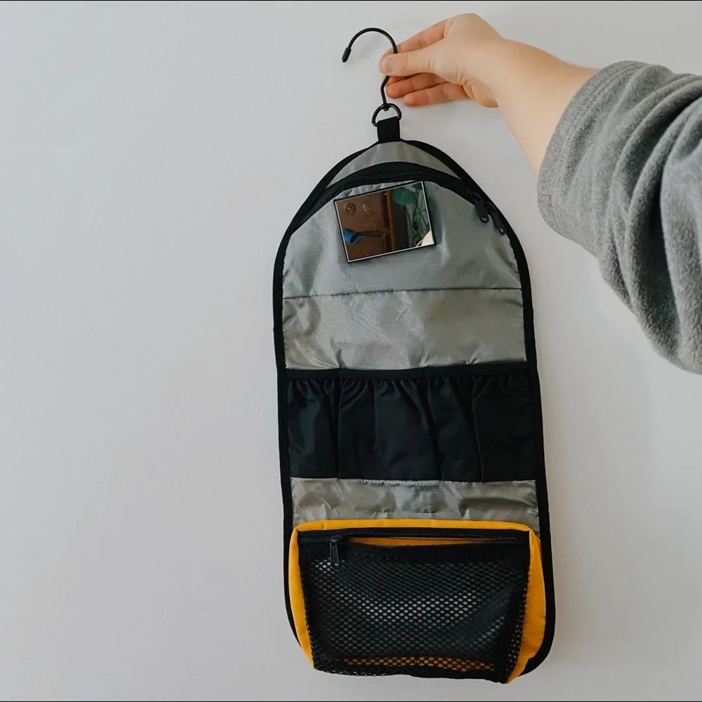 Travel hanging toiletry bag